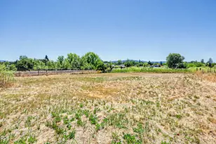 5595 Table Rock Rd, Central Point, OR 97502 - Photo 5