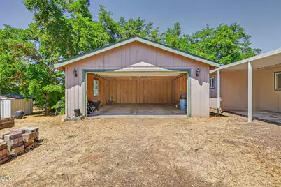 5595 Table Rock Road, Central Point, OR 97502 - Photo 9