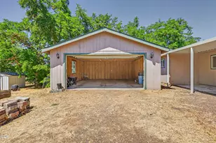 5595 Table Rock Rd, Central Point, OR 97502 - Photo 9