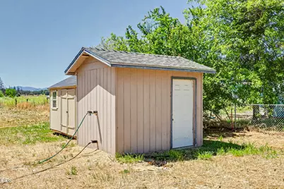 5595 Table Rock Road, Central Point, OR 97502 - Photo 35