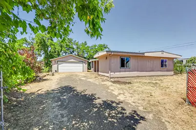 5595 Table Rock Road, Central Point, OR 97502 - Photo 1