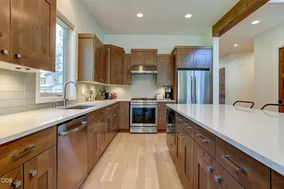 60457 Kangaroo Loop, Bend, OR 97702 - Photo 11
