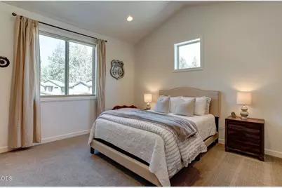 60457 Kangaroo Loop, Bend, OR 97702 - Photo 21