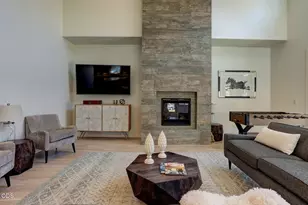 60457 Kangaroo Loop, Bend, OR 97702 - Photo 5