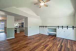 171 Peggy Ln, Talent, OR 97540 - Photo 5