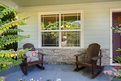 887 Holley Way, Central Point, OR 97502 - Photo 3