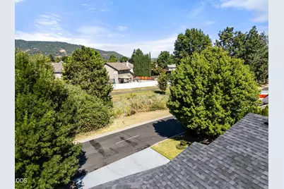 887 Holley Way, Central Point, OR 97502 - Photo 29