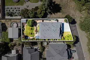 887 Holley Way, Central Point, OR 97502 - Photo 35