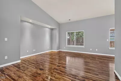 308 Live Oak Loop, Central Point, OR 97502 - Photo 5