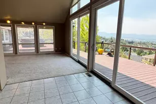 1403 Highcrest Dr, Medford, OR 97504 - Photo 13