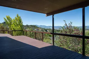 1403 Highcrest Dr, Medford, OR 97504 - Photo 9