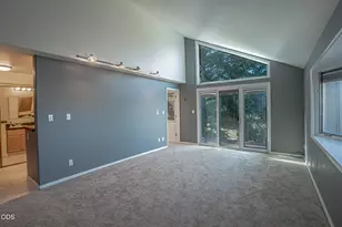 1403 Highcrest Dr, Medford, OR 97504 - Photo 27