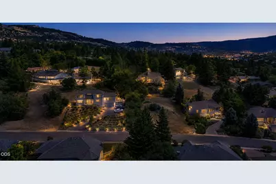 1403 Highcrest Drive, Medford, OR 97504 - Photo 93