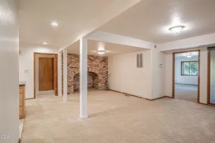 1403 Highcrest Dr, Medford, OR 97504 - Photo 41
