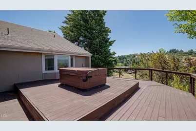1403 Highcrest Drive, Medford, OR 97504 - Photo 57