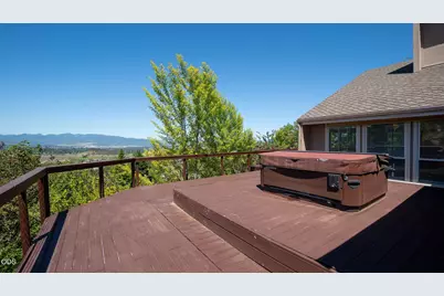 1403 Highcrest Drive, Medford, OR 97504 - Photo 65