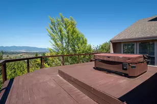 1403 Highcrest Dr, Medford, OR 97504 - Photo 65