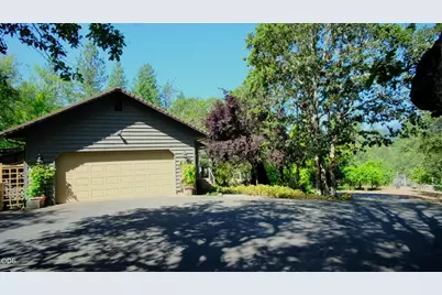840 Shadow Hills Drive, Grants Pass, OR 97526 - Photo 11