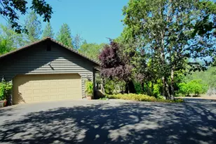 840 Shadow Hills Dr, Grants Pass, OR 97526 - Photo 11