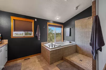 24605 Dodds Road, Bend, OR 97701 - Photo 23