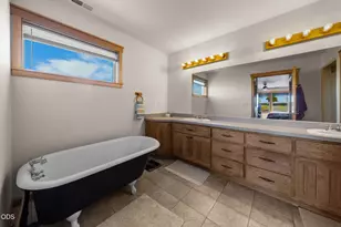24605 Dodds Rd, Bend, OR 97701 - Photo 31