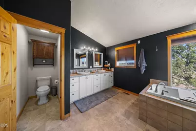 24605 Dodds Road, Bend, OR 97701 - Photo 21