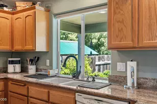 1443 Elaine Way, Medford, OR 97501 - Photo 11