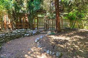 75 Dewey St, Ashland, OR 97520 - Photo 43