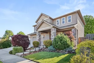 711 Isherwood Dr, Central Point, OR 97502 - Photo 9