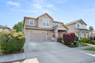 711 Isherwood Dr, Central Point, OR 97502 - Photo 5