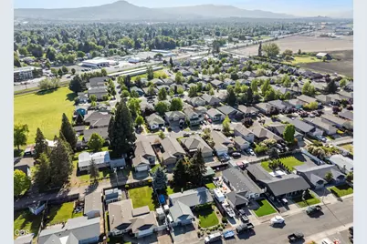 711 Isherwood Drive, Central Point, OR 97502 - Photo 47
