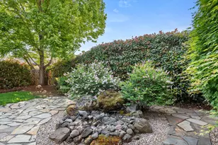 711 Isherwood Dr, Central Point, OR 97502 - Photo 41