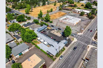[Address not provided], Grants Pass, OR 97526 - Photo 11