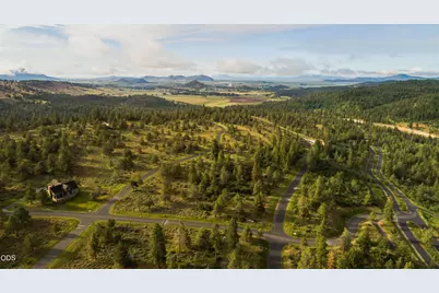 827 Beattys Butte Drive, Klamath Falls, OR 97601 - Photo 13