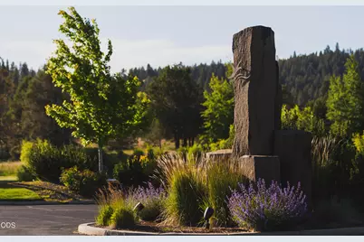 827 Beattys Butte Drive, Klamath Falls, OR 97601 - Photo 17