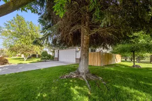 972 Harbor Isle Blvd, Klamath Falls, OR 97601 - Photo 37
