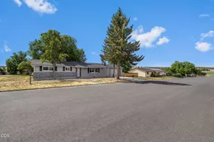 730 NE Lakeside Dr, Madras, OR 97741 - Photo 41
