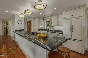 2564 Old Military Rd, Central Point, OR 97502 - Photo 13