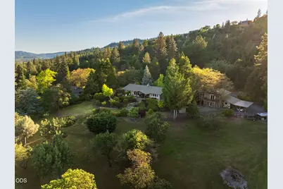 2564 Old Military Road, Central Point, OR 97502 - Photo 5