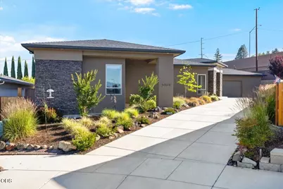 3303 Sky Way, Medford, OR 97504 - Photo 1