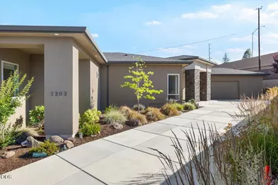 3303 Sky Way, Medford, OR 97504 - Photo 3