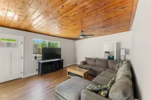 703 NE 10th St, Grants Pass, OR 97526 - Photo 11