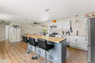 703 NE 10th St, Grants Pass, OR 97526 - Photo 9