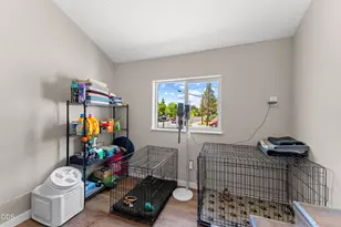 703 NE 10th St, Grants Pass, OR 97526 - Photo 17