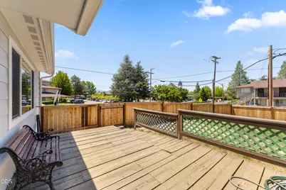 703 NE 10th Street, Grants Pass, OR 97526 - Photo 19