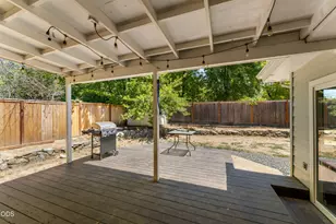 703 NE 10th St, Grants Pass, OR 97526 - Photo 3