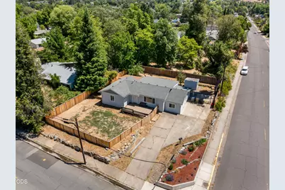 703 NE 10th Street, Grants Pass, OR 97526 - Photo 29