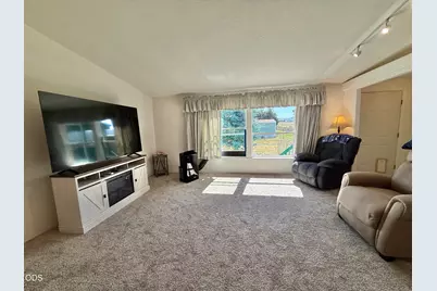 4751 Bellm Drive #SPC 403, Klamath Falls, OR 97603 - Photo 5