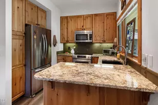 17733 Meadow House Ct, Sunriver, OR 97707 - Photo 11