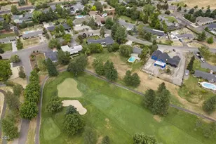 2956 Fairview Dr, Medford, OR 97504 - Photo 37